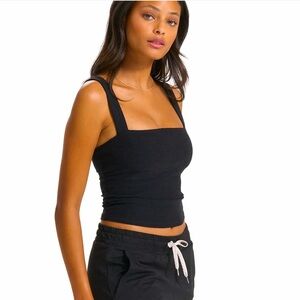 Vuori Women’s “Elevation Square Neck Tank” (Black Heather)